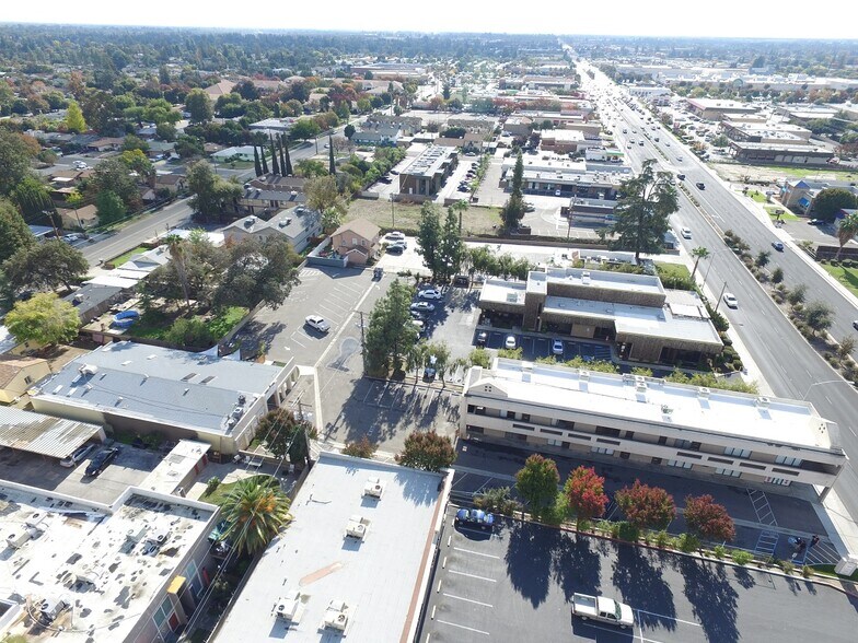 More Photos Of 1500 S Mooney Blvd, Visalia Office For Sale