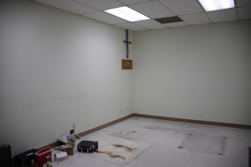 More Photos Of 3350 Scott Blvd, Santa Clara Warehouse For Lease