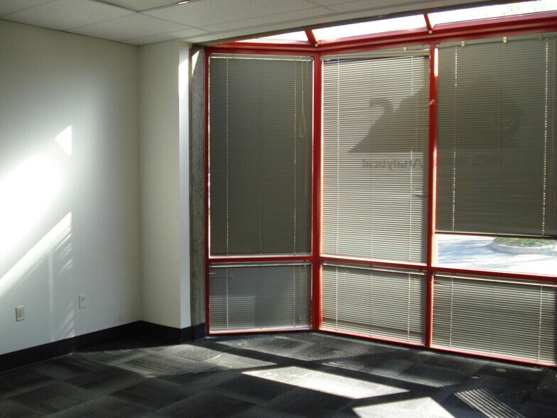 More Photos Of 3700 Woodland Dr, Anchorage Flex For Sale