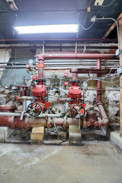 More Photos Of 6155-6165 E Main St, East Petersburg Industrial For Sale