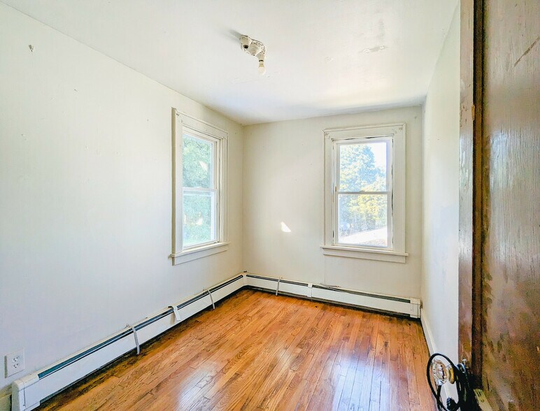 More Photos Of 514 Davis Ave, Endicott Apartments For Sale