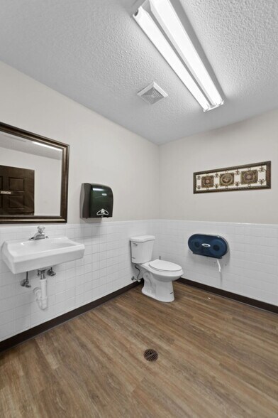 More Photos Of 3910 S Old Highway 94, Saint Charles Unknown For Lease