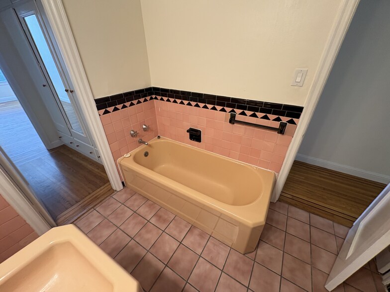 More Photos Of 1414 Taraval St, San Francisco Apartments For Sale