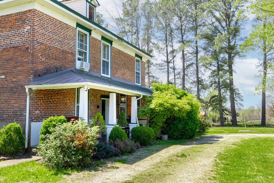 More Photos Of 2416 Lowesville Rd, Amherst Hospitality For Sale