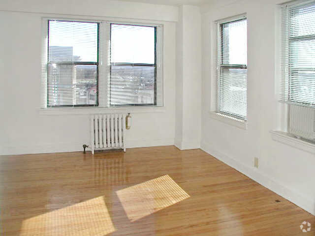 More Photos Of 1841 Columbia Rd NW, Washington Apartments For Lease