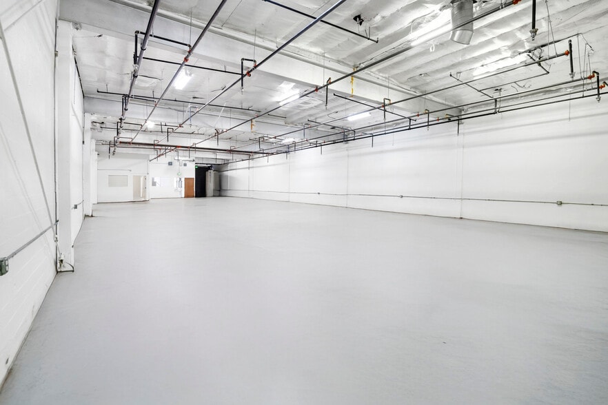 More Photos Of 3238 Union Pacific Ave, Los Angeles Industrial For Lease