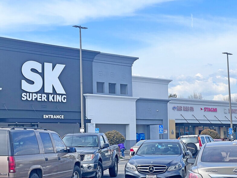 More Photos Of 7221-7239 Van Nuys Blvd, Van Nuys Unknown For Lease