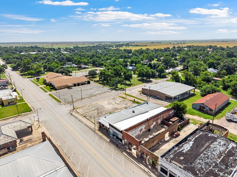 More Photos Of 219 Ave C, Rosebud General Retail For Sale