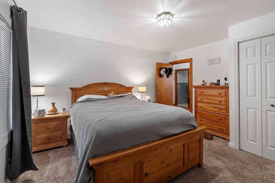 More Photos Of 94-104 N Main St, Mansfield General Retail For Sale