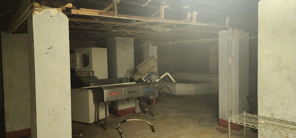 More Photos Of 320 Bergen Blvd, Fairview Restaurant For Lease