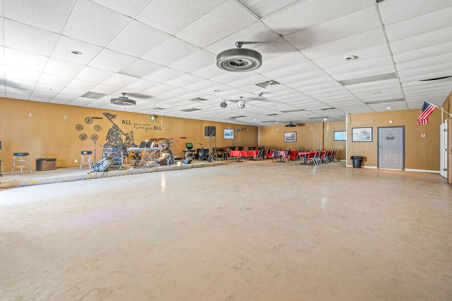 More Photos Of 5810 US Highway 259 N, Naples Freestanding For Sale