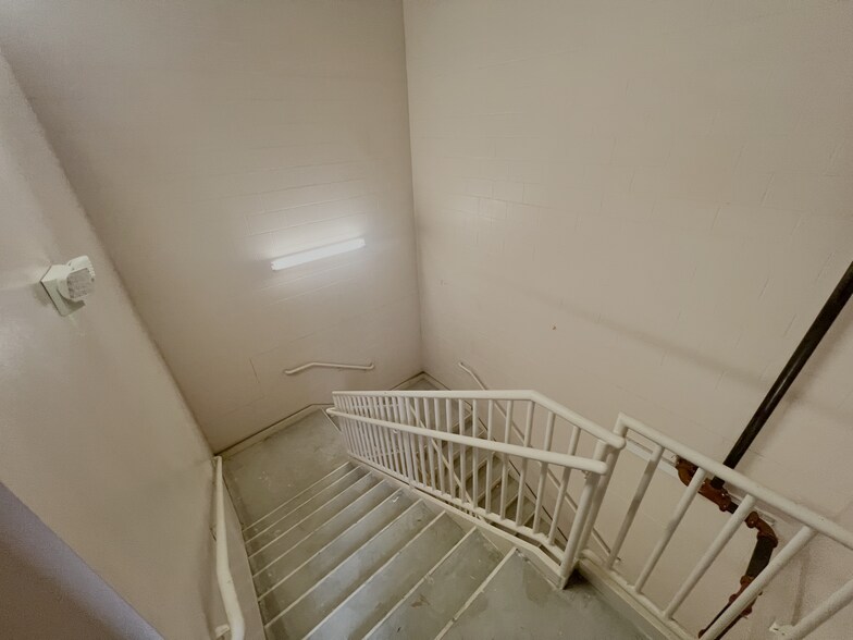 More Photos Of 16055 State Road 52, Land O' Lakes Service Station For Lease