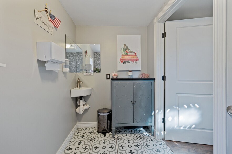 More Photos Of 115 S Alto St, Prescott Specialty For Lease