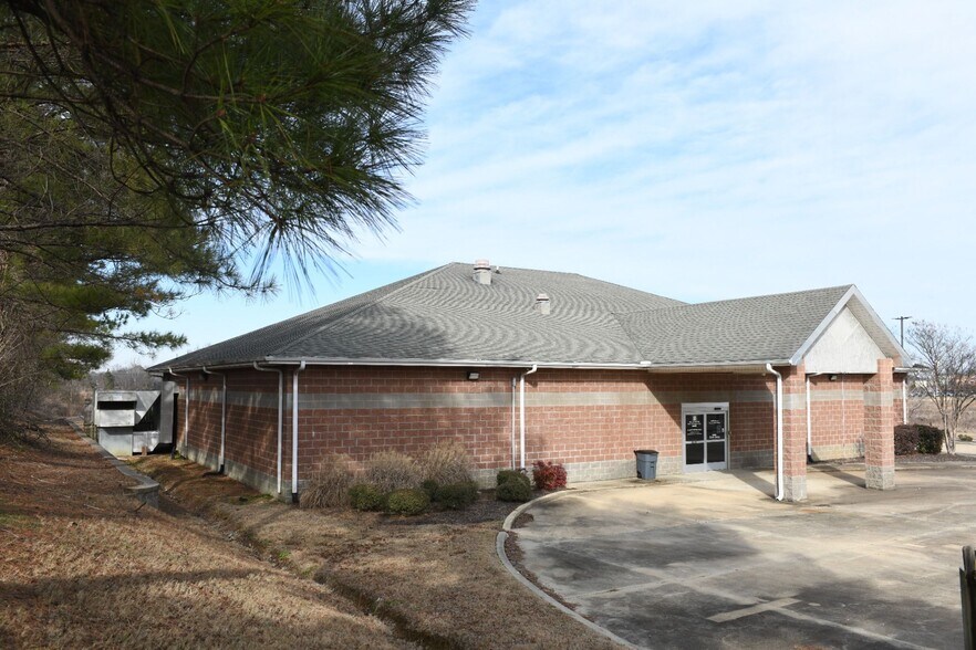 More Photos Of 2089 Southridge Dr, Tupelo Medical For Sale