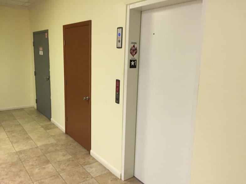 More Photos Of 2301 Park Ave, Orange Park Medical For Lease