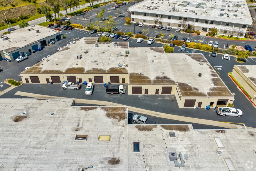 More Photos Of 100 N Hill Dr, Brisbane Light Manufacturing For Lease