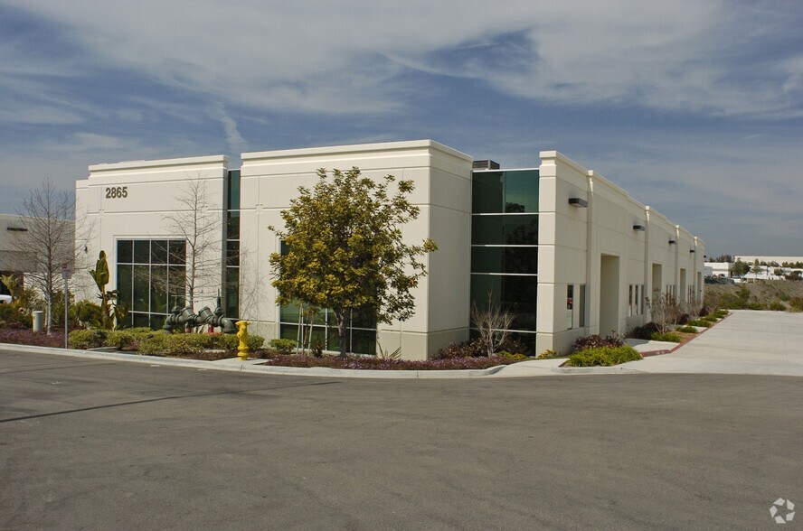 More Photos Of 2880 Scott St, Vista Unknown For Lease