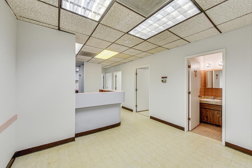 Primary Photo Of 950 Stockton St, San Francisco Medical For Lease