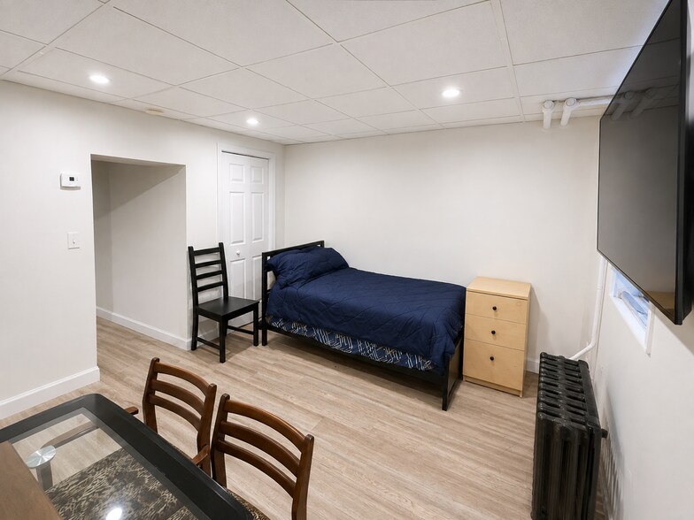 More Photos Of 456 Walker St, Fairview Industrial For Sale