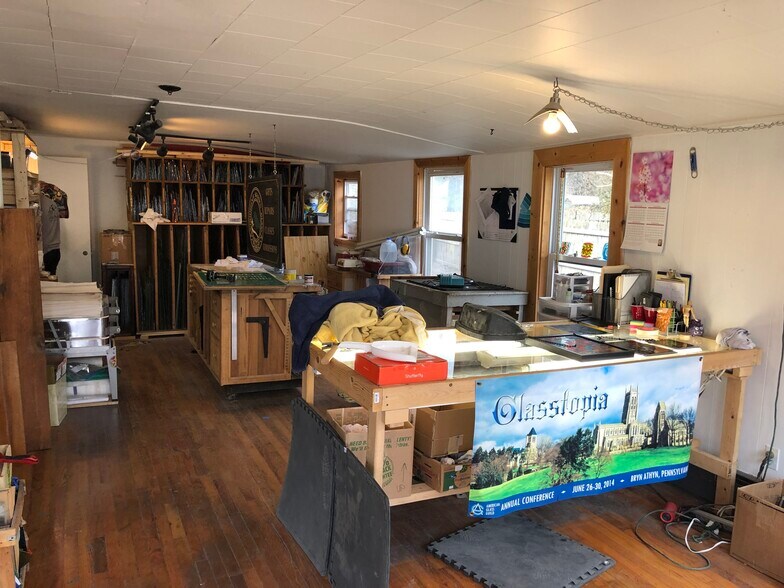 More Photos Of 107 Tinker St, Woodstock Storefront Retail Office For Lease