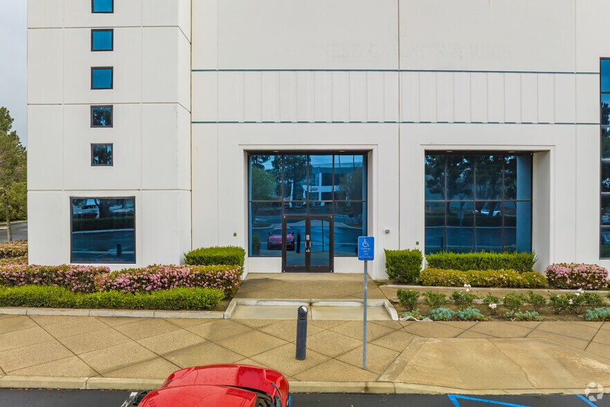 More Photos Of 1260 S Vintage Ave, Ontario Warehouse For Lease