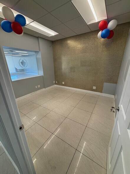 More Photos Of 444 W Merrick Rd, Valley Stream Auto Dealership For Lease