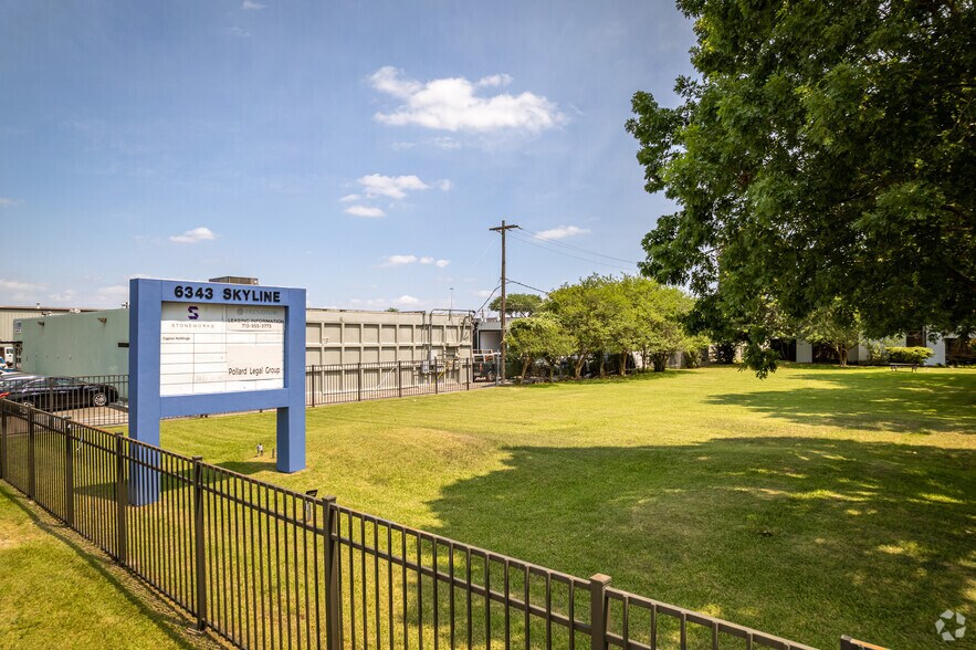 More Photos Of 6343 Skyline Dr, Houston Office For Sale