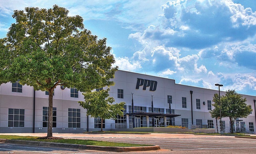 More Photos Of 7551 Metro Center Dr, Austin Research And Development For Lease