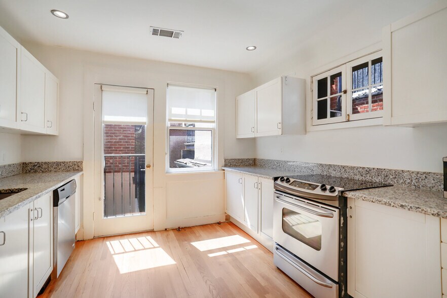 More Photos Of 1633 16th St Nw, Washington Specialty For Lease