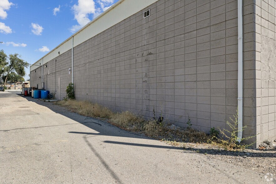 More Photos Of 221 11th Ave N, Nampa Auto Repair For Sale