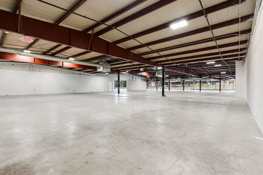 More Photos Of 1511 W Broadway St, Ardmore Auto Dealership For Sale