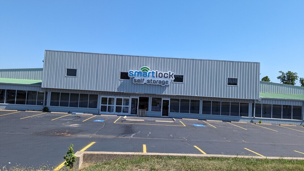 Primary Photo Of 111 Brian Cir, Saint Robert Self Storage For Sale