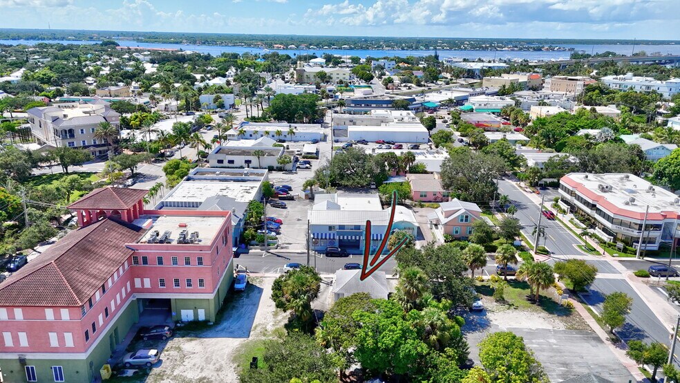 More Photos Of 309 SE Denver Ave, Stuart Office Residential For Lease