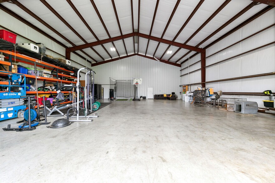 More Photos Of 10711 Hidden Lake Ln, Richmond Distribution For Sale