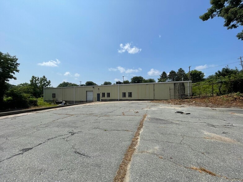 More Photos Of 90 Salmon St, Providence Manufacturing For Lease