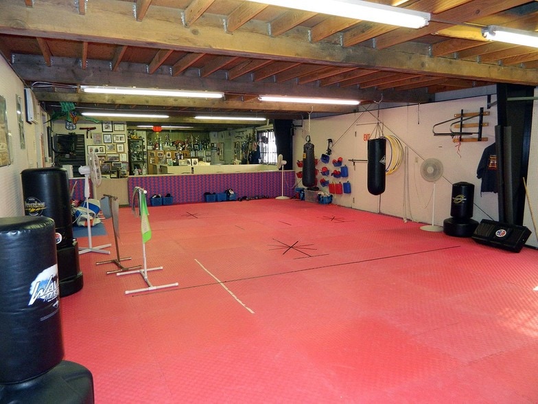 More Photos Of 5225 Washburn Way, Klamath Falls Warehouse For Sale