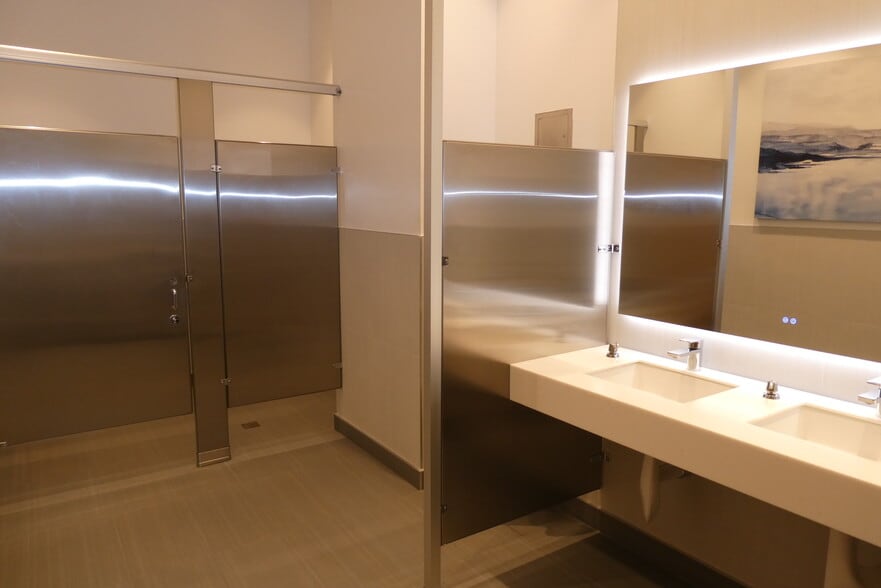 More Photos Of 6100-6120 San Fernando Rd, Glendale Office For Sale