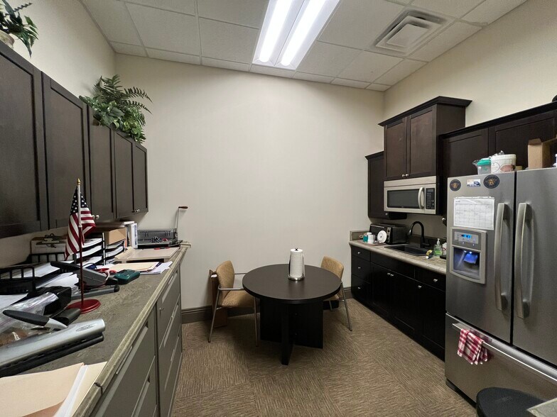 More Photos Of 16121 Lee Rd, Fort Myers Flex For Sale