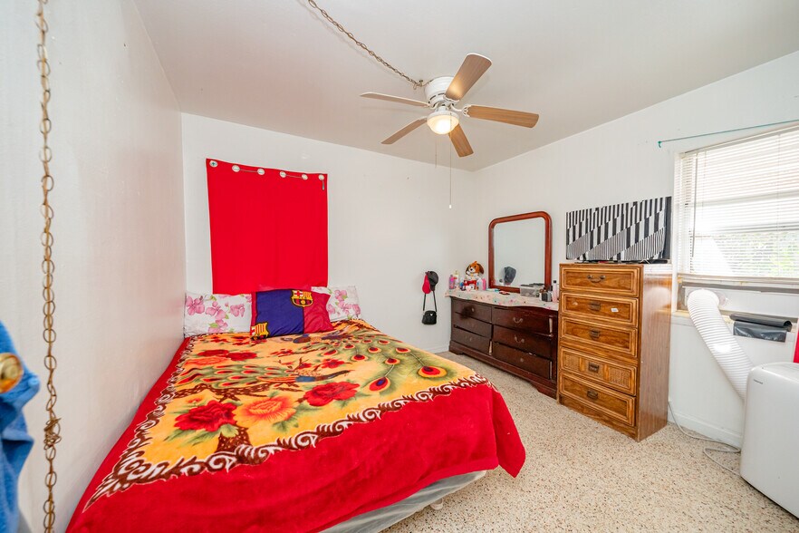 More Photos Of 112 NW 10th St, Homestead Apartments For Sale