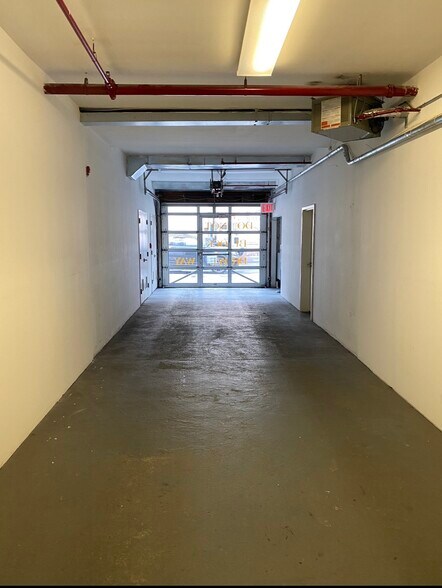 More Photos Of 11-11 44th Rd, Long Island City Loft Creative Space For Sale