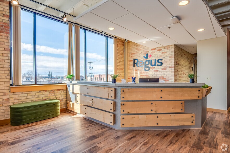 More Photos Of 118 S Adams St, Green Bay Coworking Space