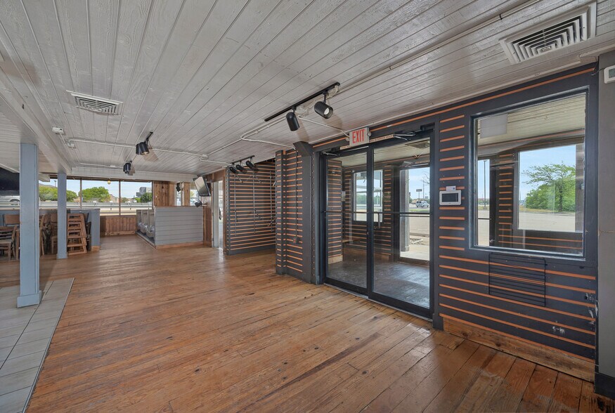 More Photos Of 8101 W I-40, Amarillo Restaurant For Lease