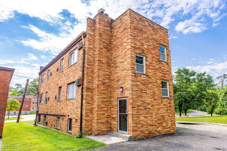 More Photos Of 3331 Parkcrest Ln, Cincinnati Apartments For Sale