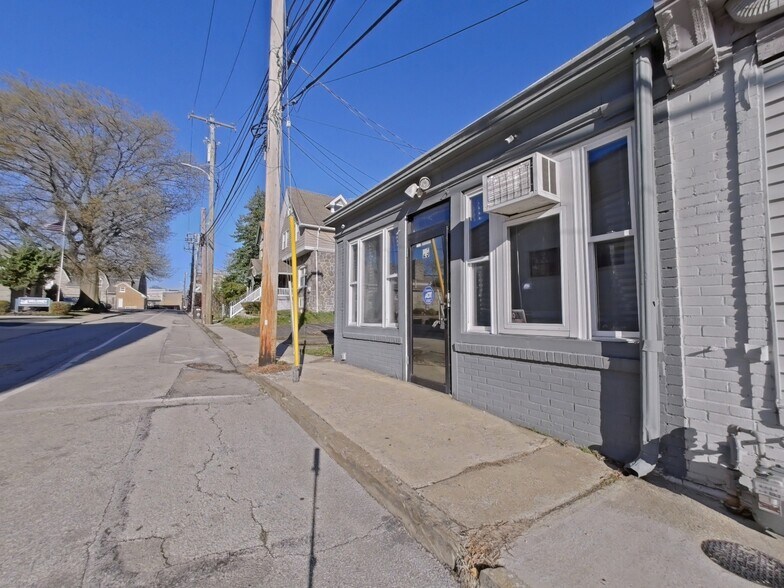 More Photos Of 29 Madison Ave, Lansdowne Office For Sale