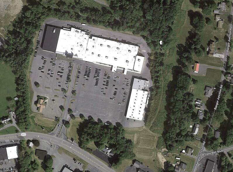 More Photos Of 1309 Blue Valley Dr, Pen Argyl Unknown For Lease