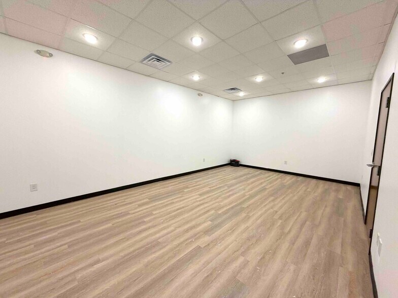 More Photos Of 11583 Independence Pky, Frisco Medical For Sale