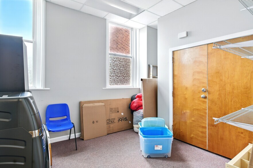 More Photos Of 42 Summer St, Pittsfield Medical For Sale