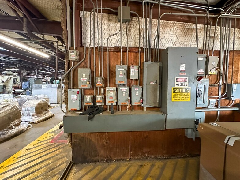 More Photos Of 101 Anvil St, Jacksonville Warehouse For Lease