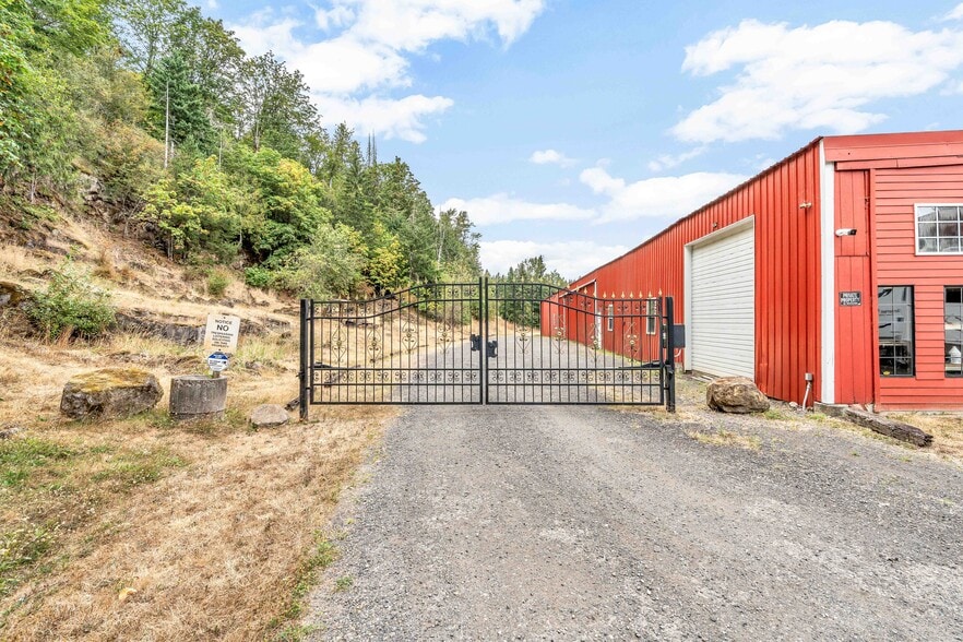 More Photos Of 6729 SE 162nd Ave, Portland Horse Stables For Sale
