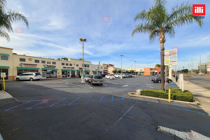 More Photos Of 17018-17056 Devonshire St, Northridge Unknown For Lease